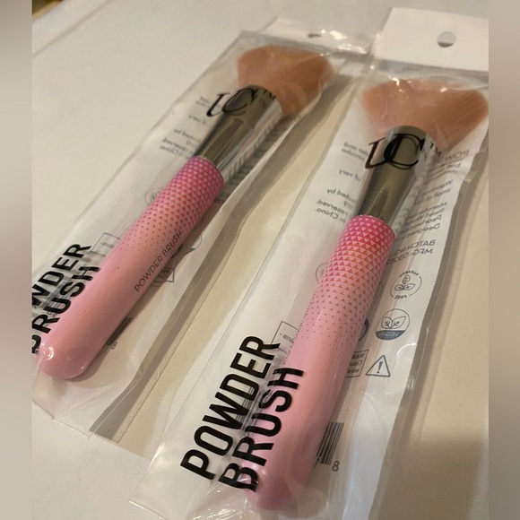 Pink Powder Brush Set - Picture 3 of 3